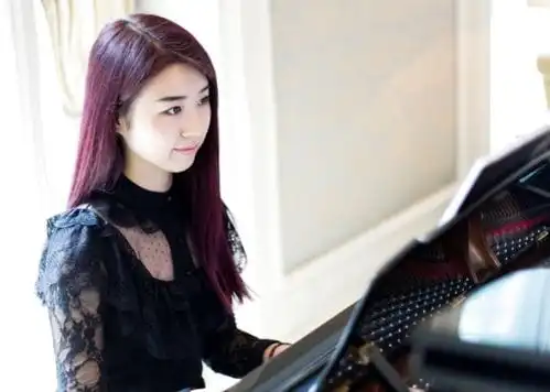 Piano teacher CC